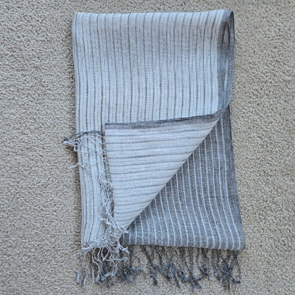 NWOT Linen Scarf Grey & White Stripe - Picture 11 of 12